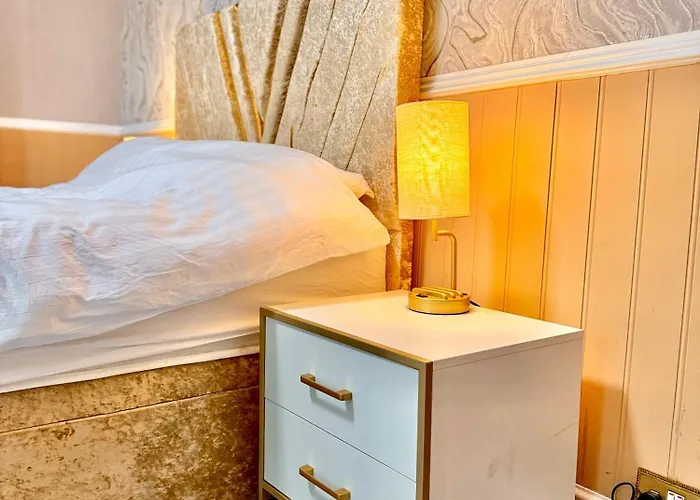 Semesterbostad Full With Free Parking In Moss Bank, Crumpsall,