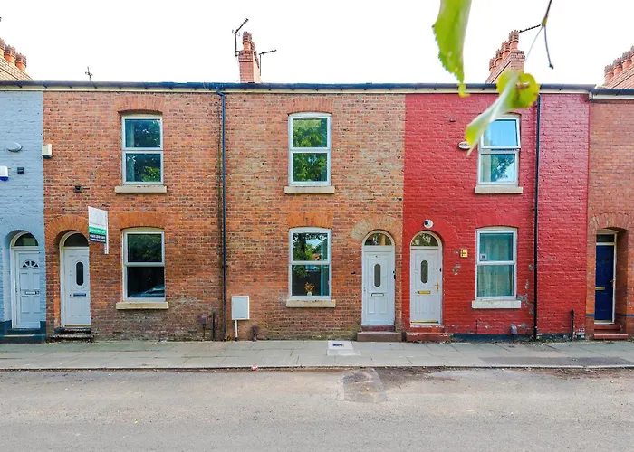 Large 4br House, Sleeps 8, Parking, Full Kitchen, Ideal For Groups, Family, Contractors Holiday home