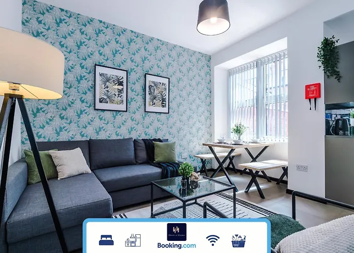 Large 4br House, Sleeps 8, Parking, Full Kitchen, Ideal For Groups, Family, Contractors Сasa de vacaciones *