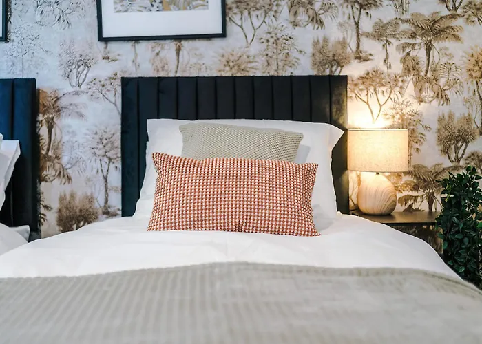 Сasa de vacaciones Large 4br House, Sleeps 8, Parking, Full Kitchen, Ideal For Groups, Family, Contractors