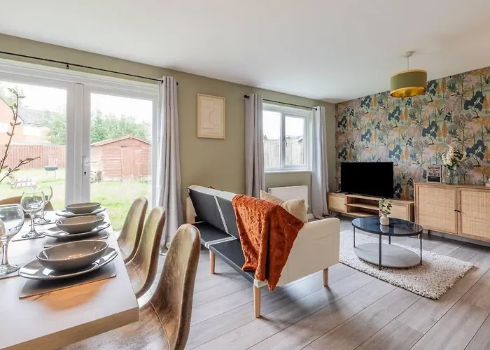 Chic 4bd Abode - Free Parking - Snooker Manchester