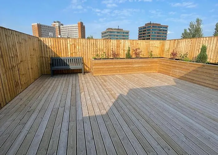 Apartmán 2 Bedroom Flat By Eccles Station With Communal Rooftop Garden