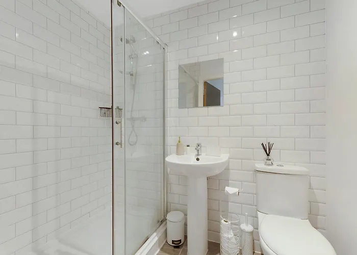 Daire New 2br In Kinetic, Talbot Road *