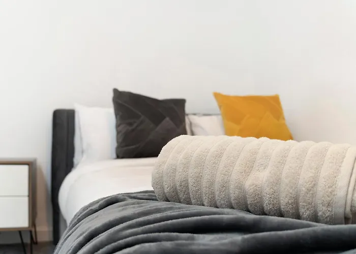 Daire New 2br In Kinetic, Talbot Road