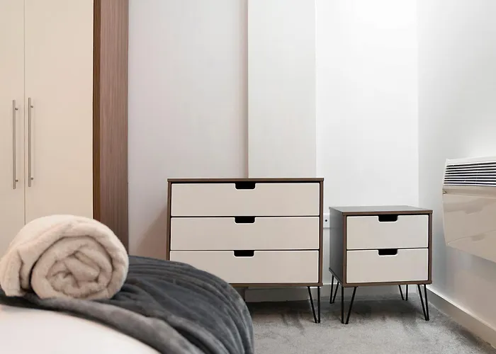 New 2br In Kinetic, Talbot Road Daire *