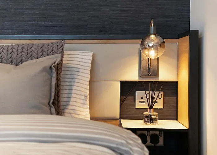 Stylish With Wi-fi And Shared Facilities