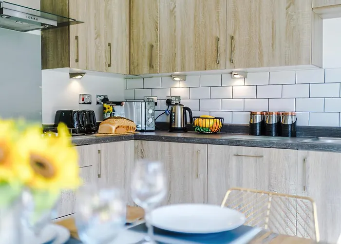 Stunning Riverside 3-bed By 53 Degrees In With Garden & Free Parking!