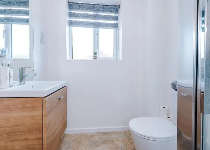 וילה Stunning Riverside 3-bed By 53 Degrees In With Garden & Free Parking! מנצ'סטר