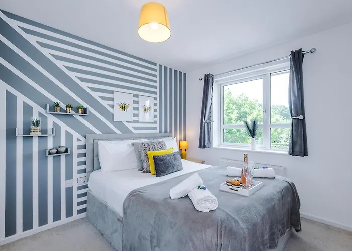 Stunning Riverside 3-bed By 53 Degrees In With Garden & Free Parking! * Mánchester