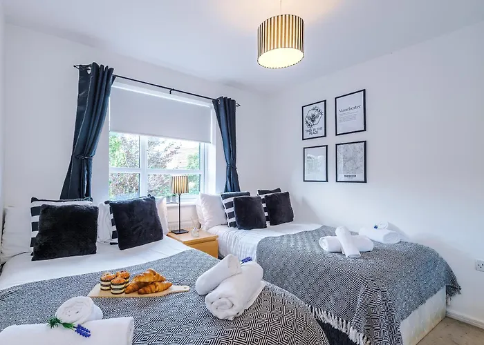 וילה Stunning Riverside 3-bed By 53 Degrees In With Garden & Free Parking! *