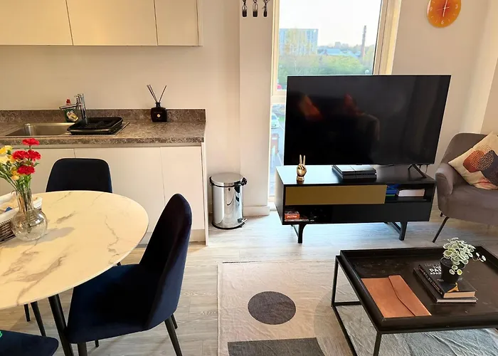 Daire Mcr 1br Getaway With Rooftop Access & Prime Location