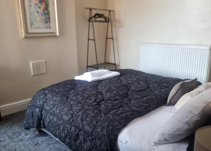 2 Beds Suburb Nestled Nook Appartement