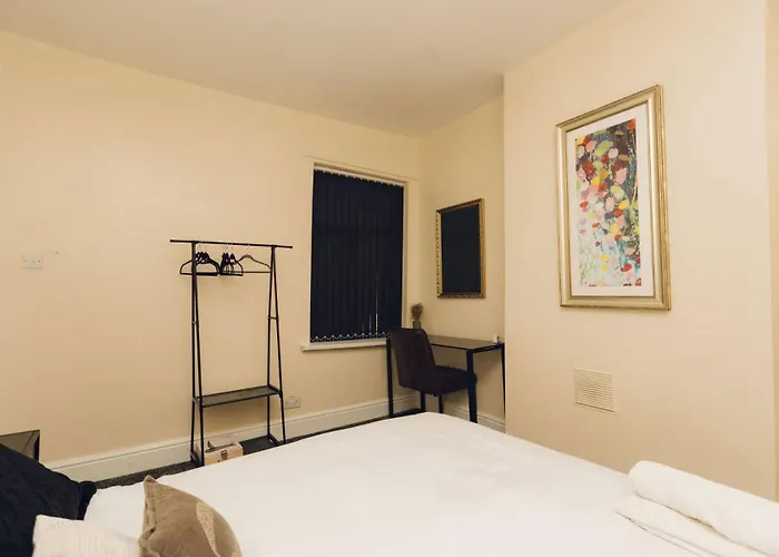 2 Beds Suburb Nestled Nook 맨체스터