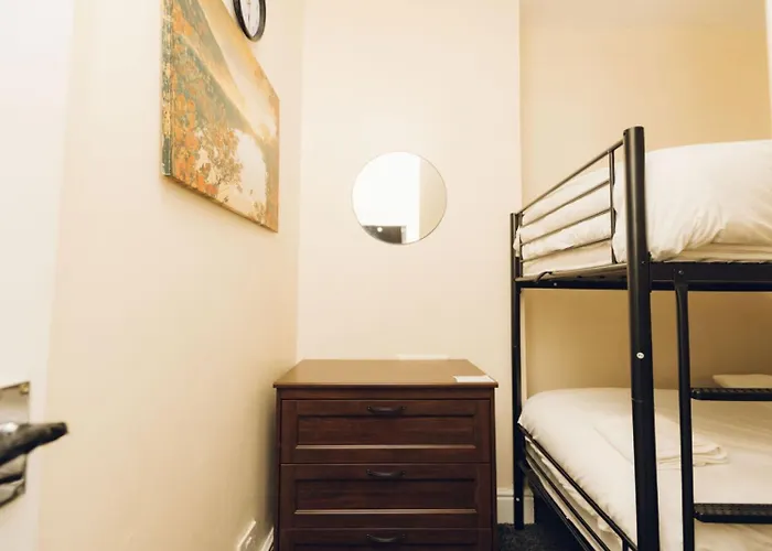 2 Beds Suburb Nestled Nook 맨체스터