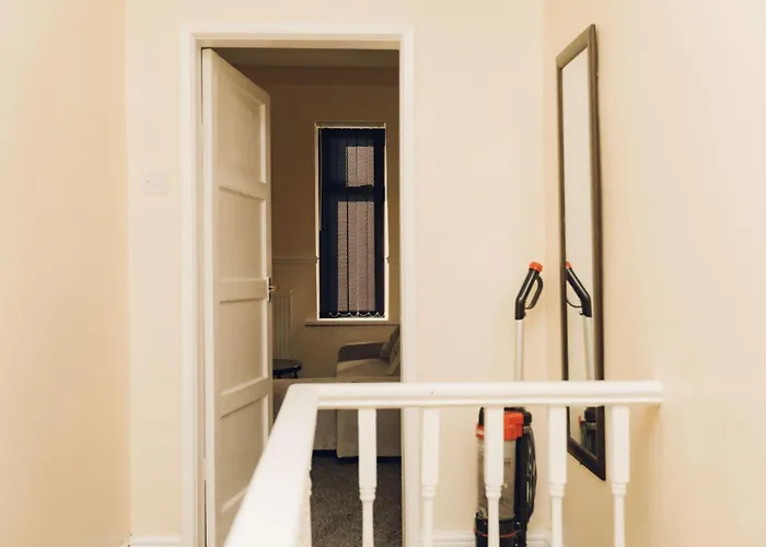 2 Beds Suburb Nestled Nook *