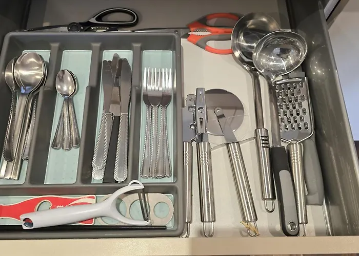 Elegant 2bd & 2ba Centre Luxury With View *