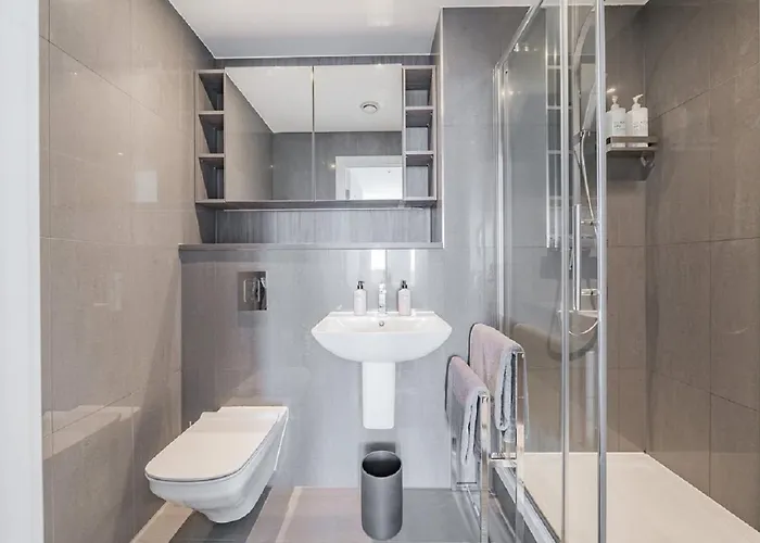 Exceptional Two Bedroom Of The South Tower * Manchester