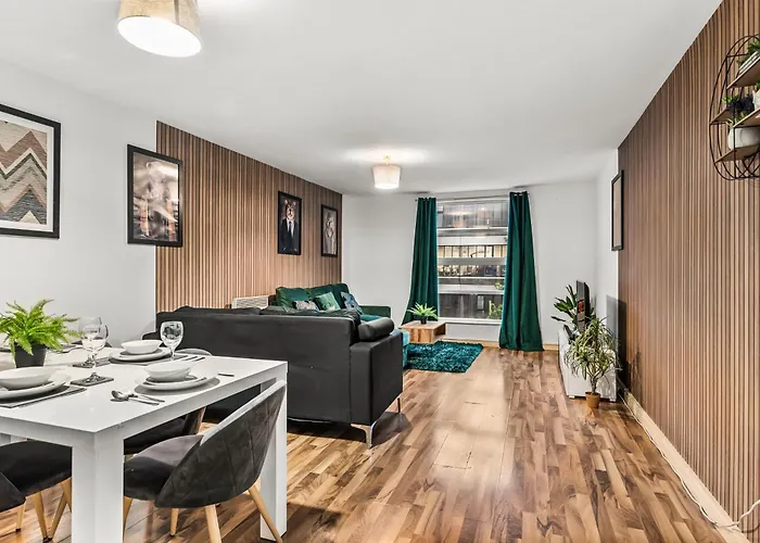 아파트 Large - Sleeps 8