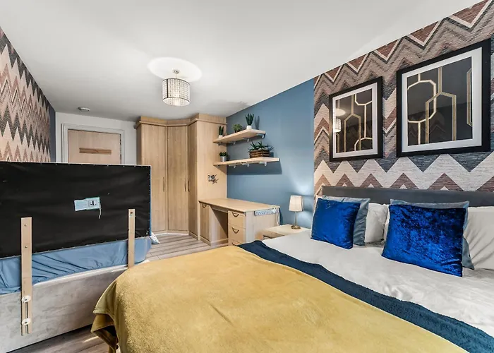 Large - Sleeps 8 아파트