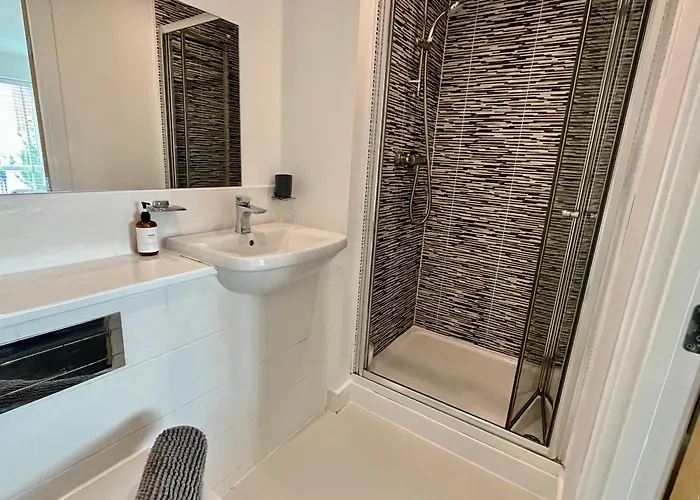 Tatil Evi 3br-sleeps 6 -walk To Etihad & Ao Arena