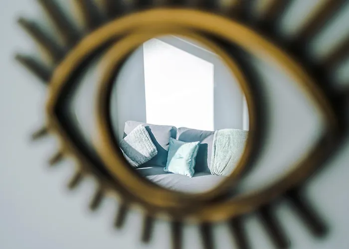 2 Bedroom Penthouse With Balcony By Host A 아파트 *