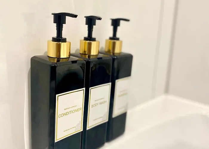 Safari 2 Bedroom Condo With Free Secure Parking Манчестер