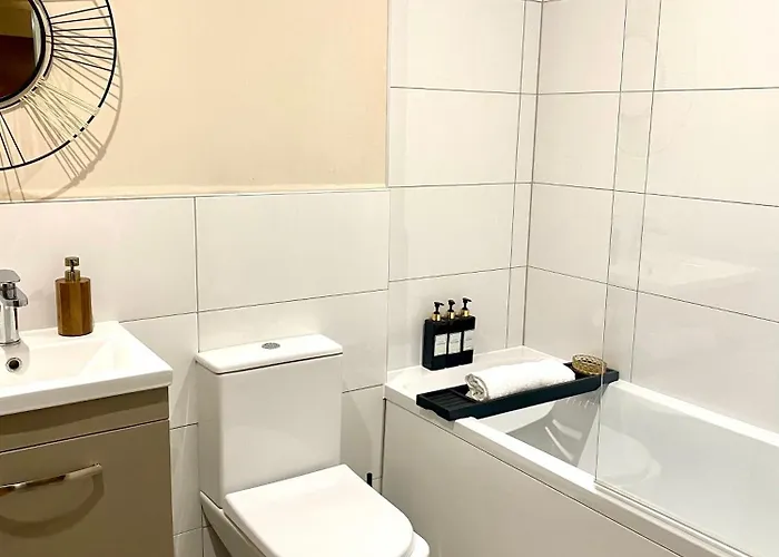 Safari 2 Bedroom Condo With Free Secure Parking Апартаменты *