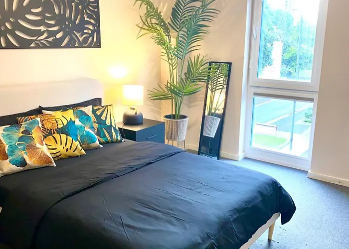 Safari 2 Bedroom Condo With Free Secure Parking Апартаменты *