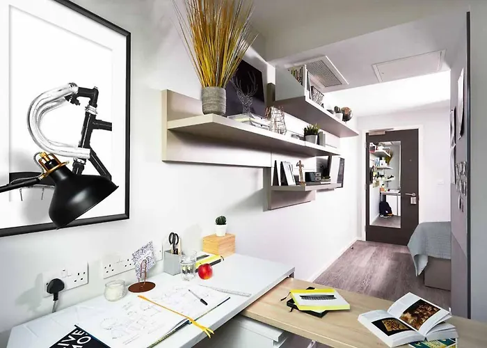 Student Only Classic At First Street 맨체스터