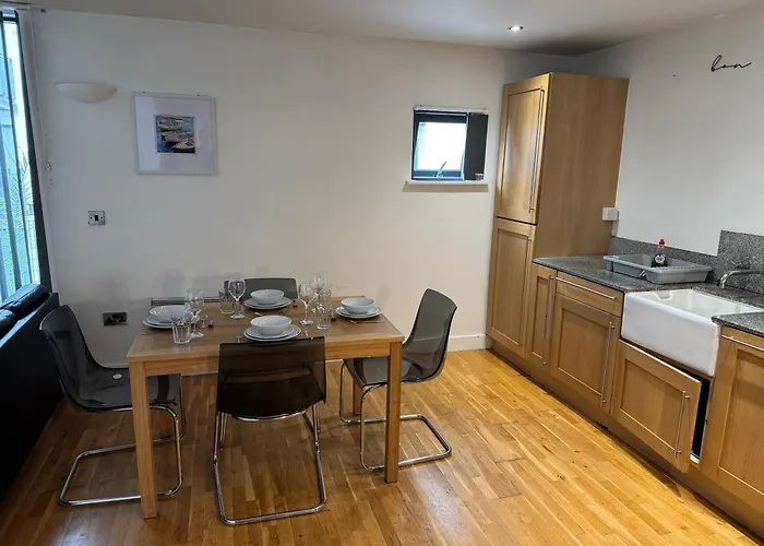 Centre Flat Available For Bookings Of 2 Weeks Or 맨체스터