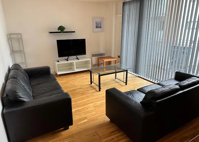 Apartment Centre Flat Available For Bookings Of 2 Weeks Or