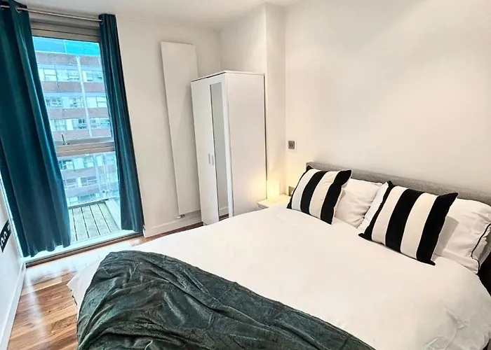 The Lowry River Executive Balcony * Манчестер