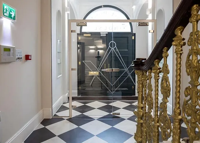 Spacious 2 Bedroom Centre