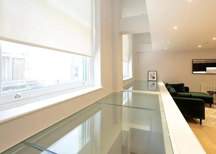 아파트 Spacious 2 Bedroom Centre