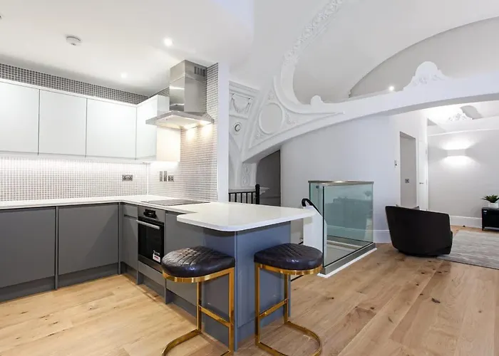 Unique Centre Luxury Three Bed Ferienhaus *