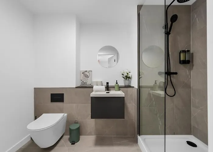 Skyline Old Trafford Flat By Superhost