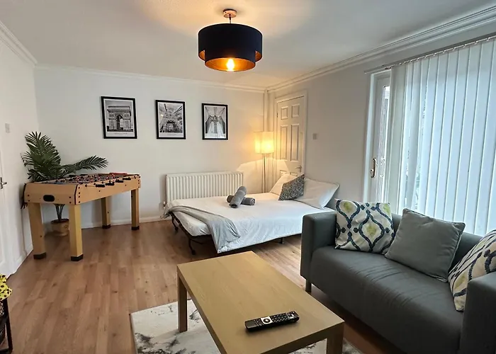 7 Guests House Old Trafford,media City,city Centre, Free Parking