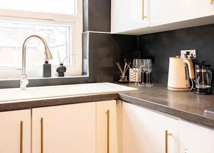 Cozy Spacious Home, Rest Retreat In Style, Free Parking And Wifi Holiday home