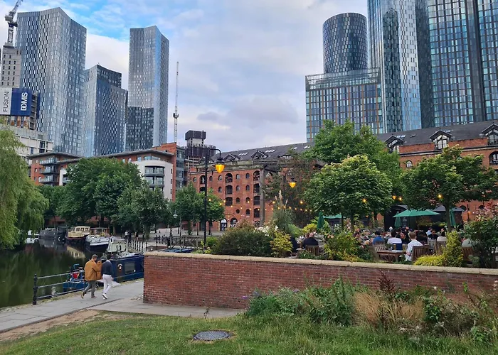 Elegant 2bd & 2ba Centre Luxury With View