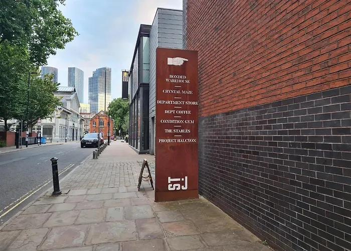 Elegant 2bd & 2ba Centre Luxury With View * Manchester