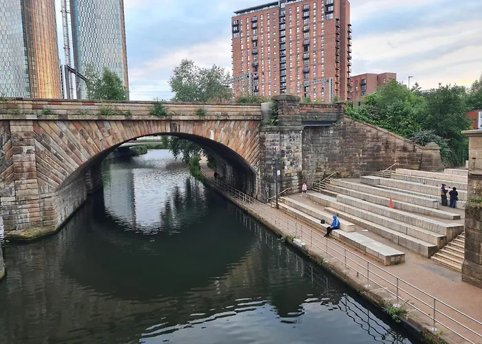 Elegant 2bd & 2ba Centre Luxury With View *