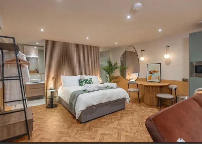 The Heaton Moor Манчестер