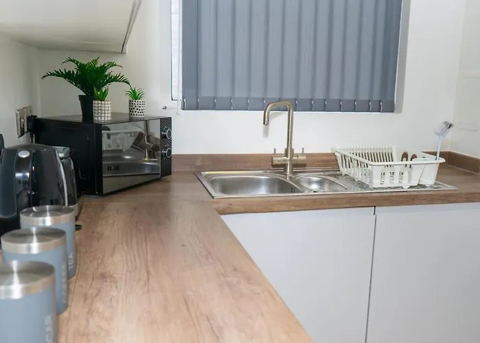 Elegant 1-bed By Victoria Stn & Ao Arena-sleeps 4 * Manchester