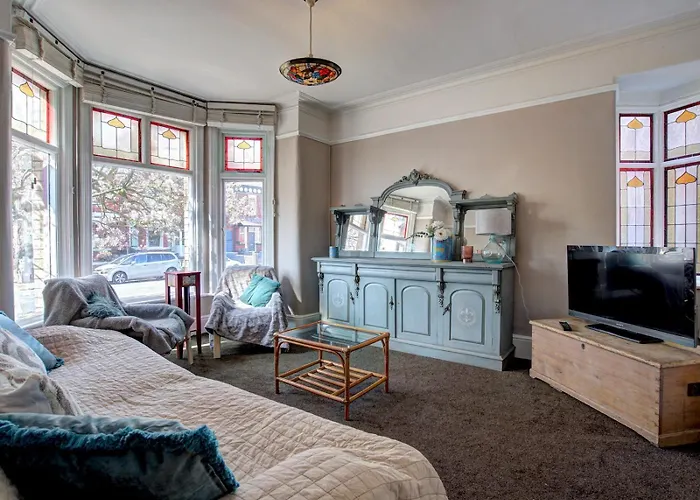 Spacious Victorian Family Home In Stretford - Pass The Keys Tatil Evi *