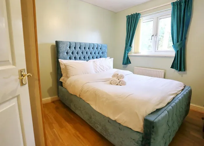 Home Base For Manchester 4 Bed-Garden-Free Parking - Pass The Keys * Mánchester