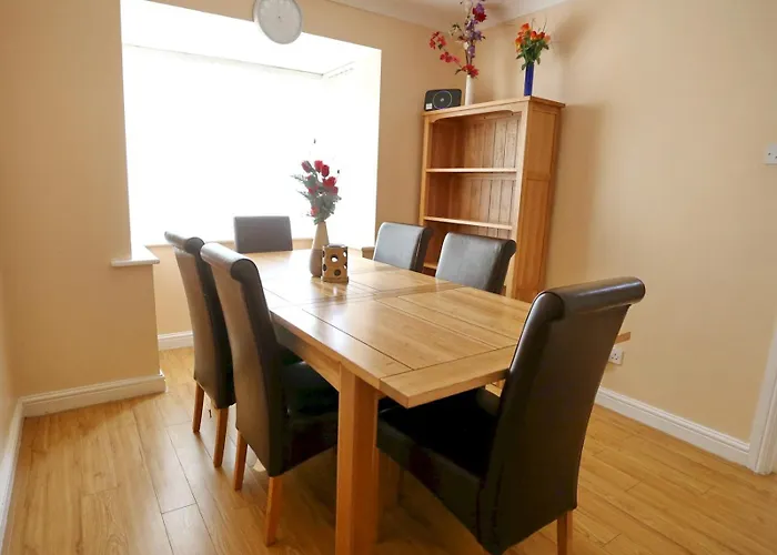 Home Base For Manchester 4 Bed-Garden-Free Parking - Pass The Keys Mánchester