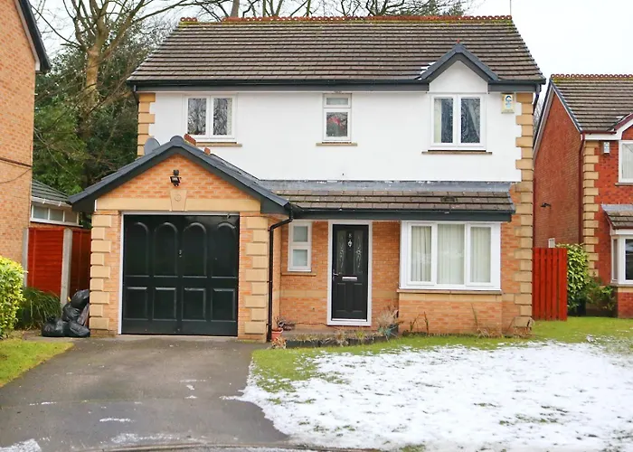 Feriehus Home Base For Manchester 4 Bed-Garden-Free Parking - Pass The Keys *