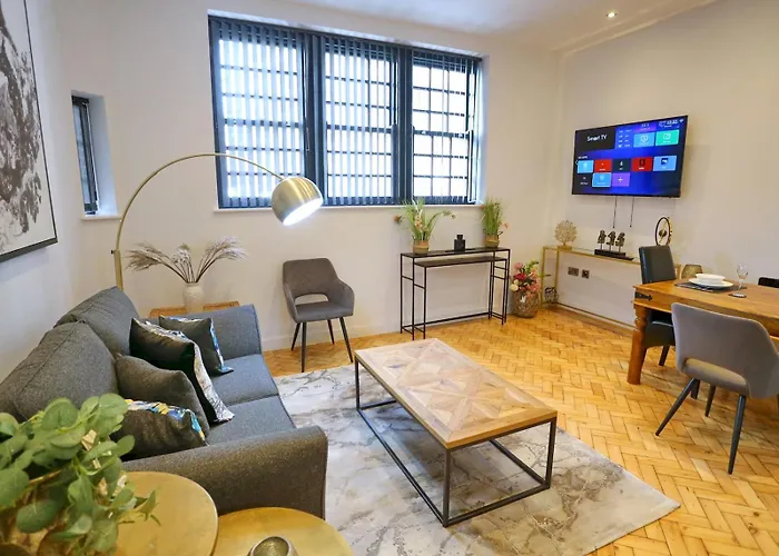 New Build Duplex Minutes From Centre - Pass The Keys