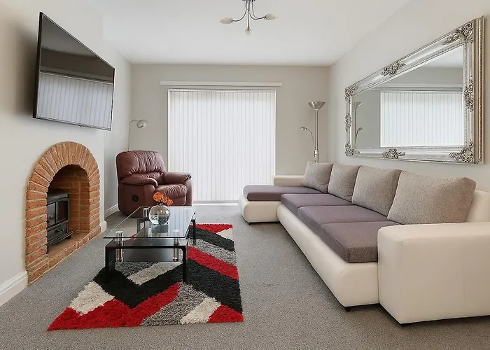 Stunning Home. Free Parking. *