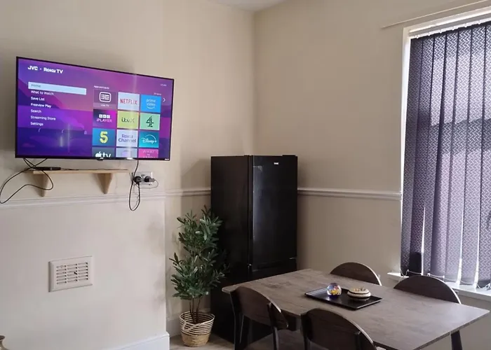 2 Beds Suburb Nestled Nook Manchester